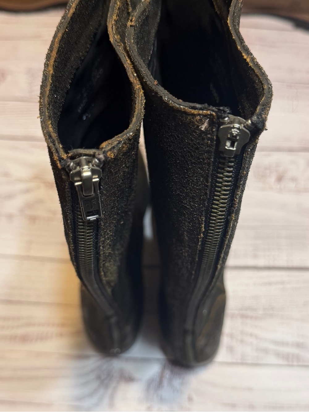 Frye Women’s 10 Metallic Bronze Distressed Leather Knee High Riding Boots READ! - Picture 7 of 10